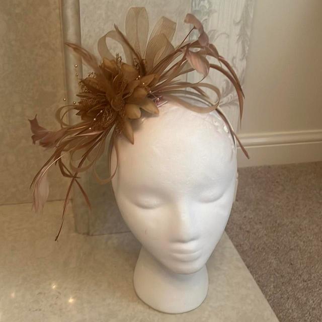 Custom Women's Hair accessory - Gold on Productcaster.