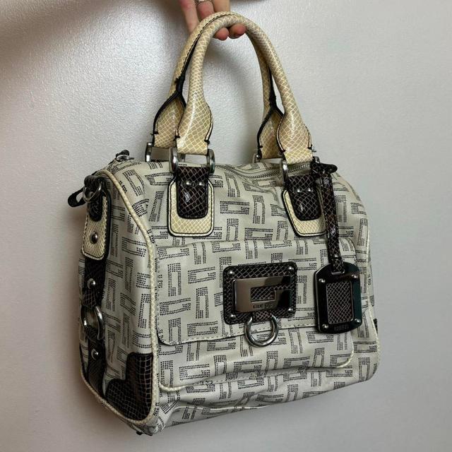 Guess Men's Bag - White on Productcaster.