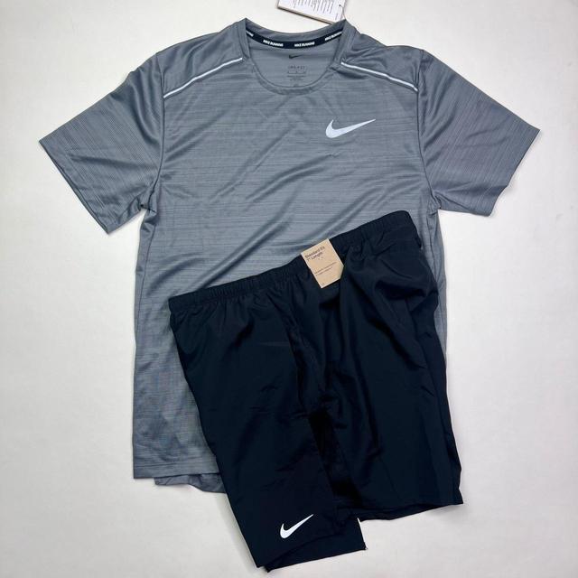 Nike Men's T-shirt - Grey/Black - XL on Productcaster.