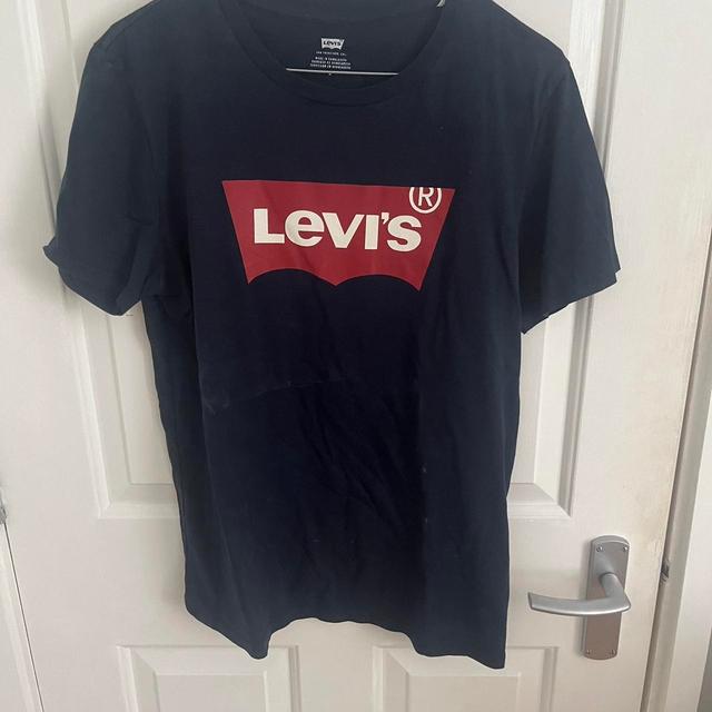 Levi's Men's T-shirt - Navy - S on Productcaster.