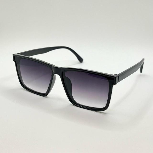 Women's Square Sunglasses - Grey/Black on Productcaster.