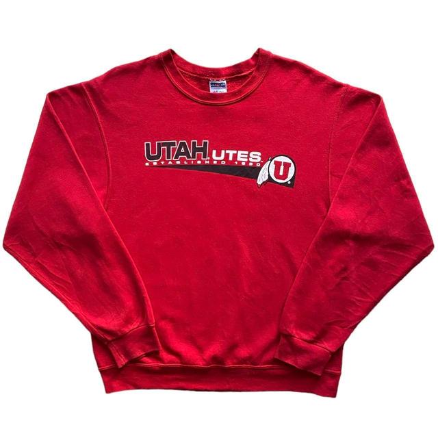 American Classics Men's Sweatshirt - Red - M on Productcaster.