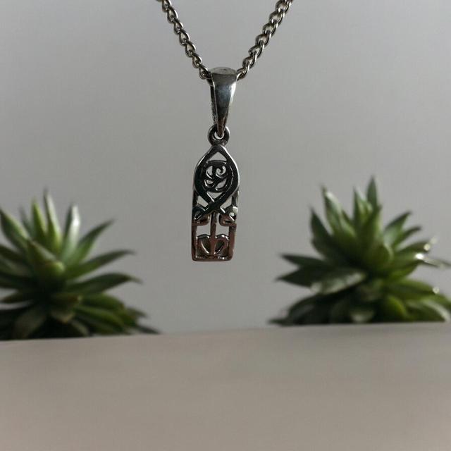 Vintage Women's Necklace - Silver on Productcaster.