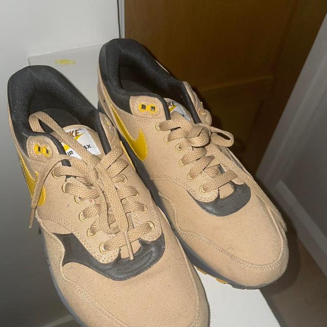 Nike Men's Trainers - Gold - UK 8 on Productcaster.