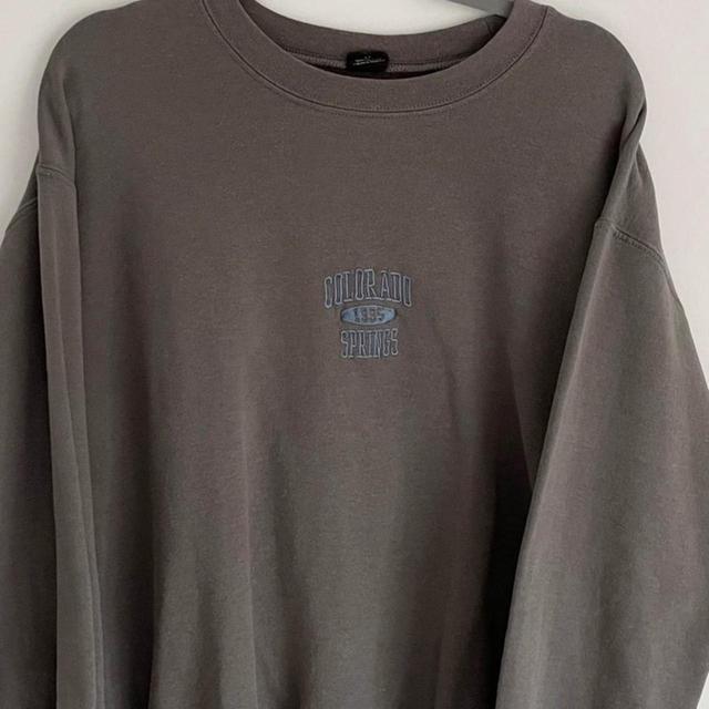 Urban Outfitters Women's Sweatshirt - Grey/Brown - S on Productcaster.