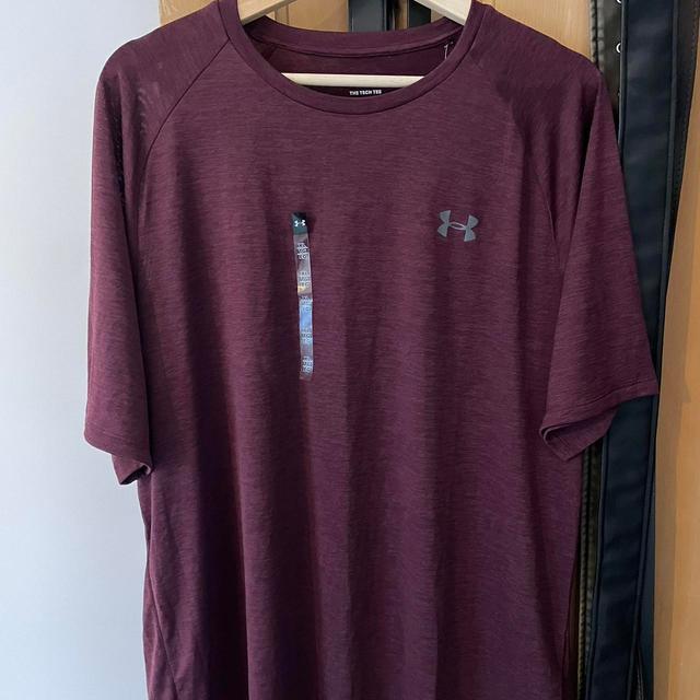 Under Armour Men's T-shirt - Burgundy/Purple - XL on Productcaster.