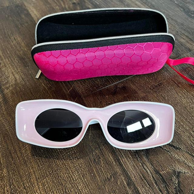 Women's Square Sunglasses - Pink/White on Productcaster.