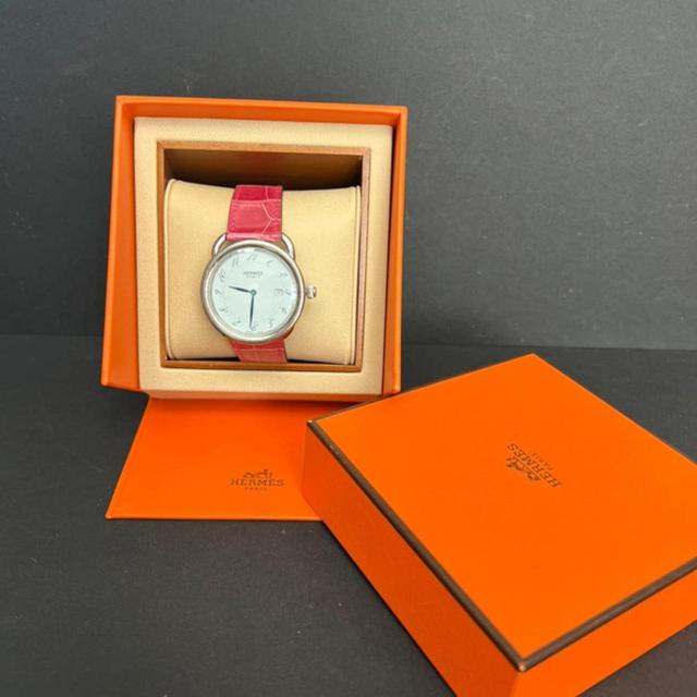 Hermes Women's Digital Watch - Pink/White on Productcaster.