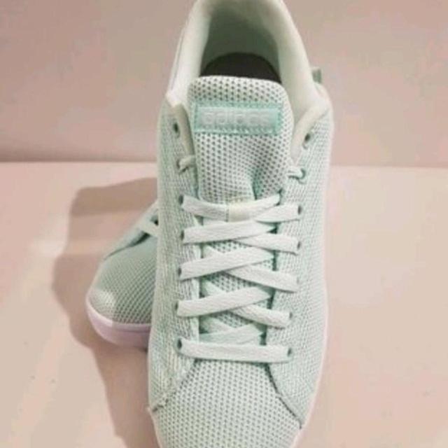 Adidas Women's Trainers - Green - UK 8 on Productcaster.