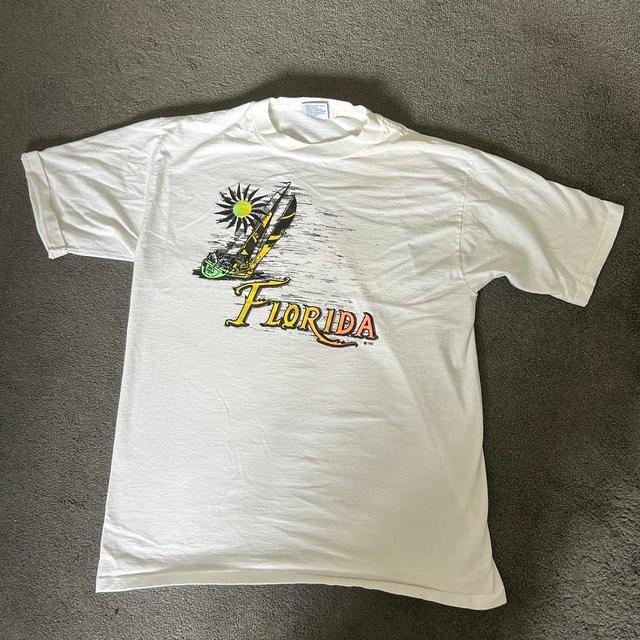 Men's T-shirt - White - L on Productcaster.