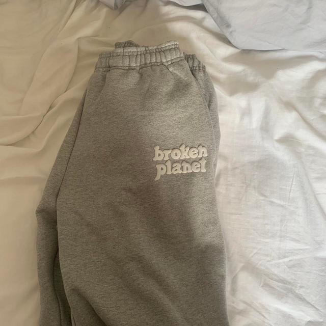 Broken Planet Men's Sweatpants - Grey - M on Productcaster.