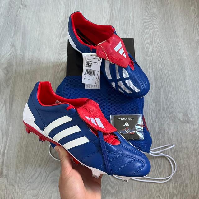 Adidas Men's Boots - Blue/Red - UK 8 on Productcaster.