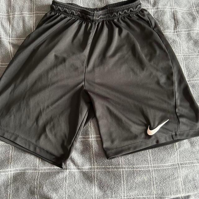 Nike Men's Shorts - Black - 32" on Productcaster.