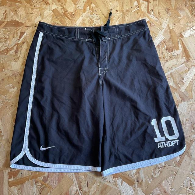 Nike Men's Shorts - Black - M on Productcaster.