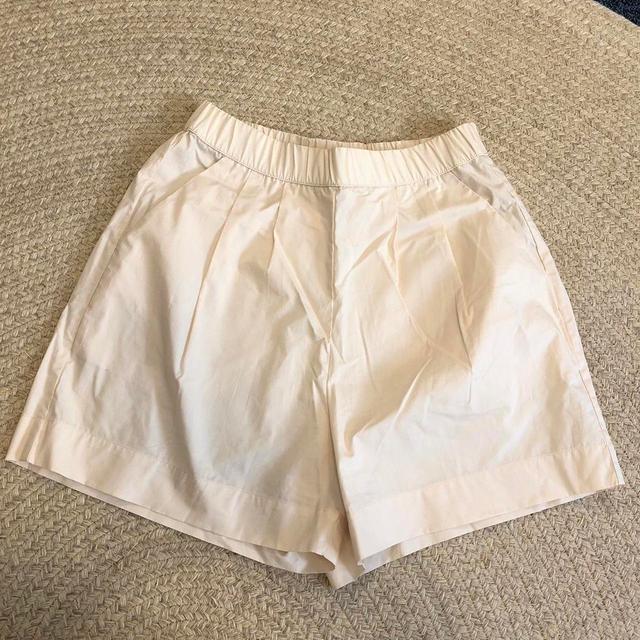 Zara Women's Shorts - Cream - S on Productcaster.