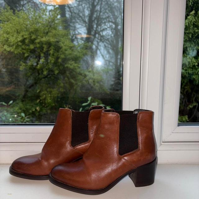 Clarks Women's Chelsea Boots - Brown - UK 5 on Productcaster.