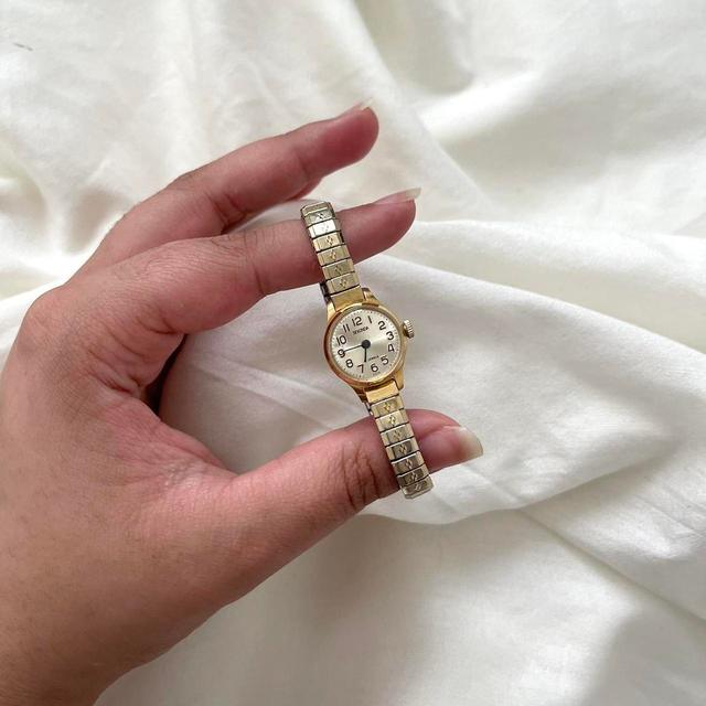 Preloved Women's Analogue Watch - Gold on Productcaster.