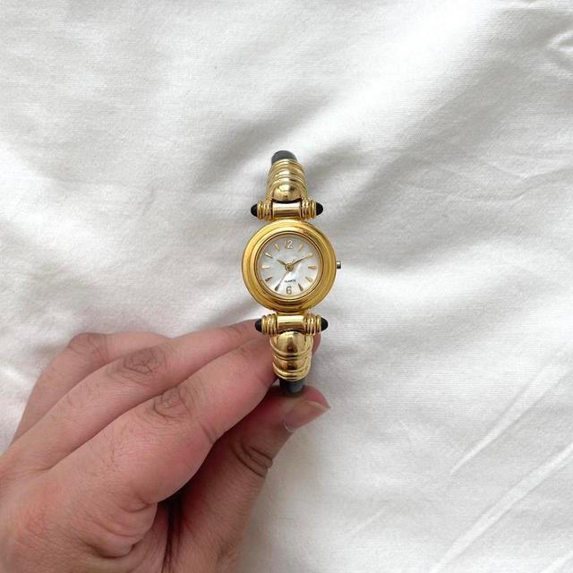 Vintage Women's Analogue Watch - Gold/Black on Productcaster.