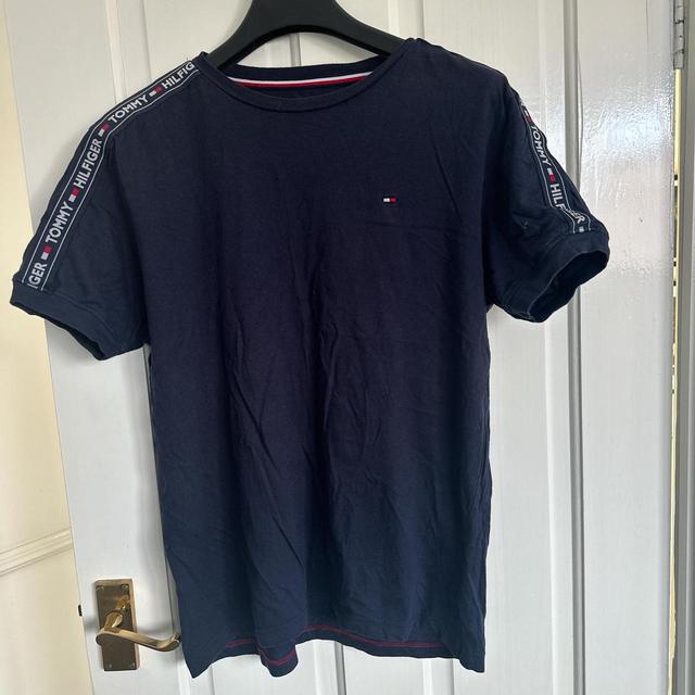 Tommy Hilfiger Men's T-shirt - Navy - M on Productcaster.