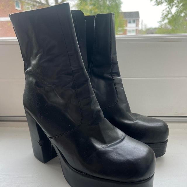 Vintage Women's Platform Boots - Black - UK 6 on Productcaster.