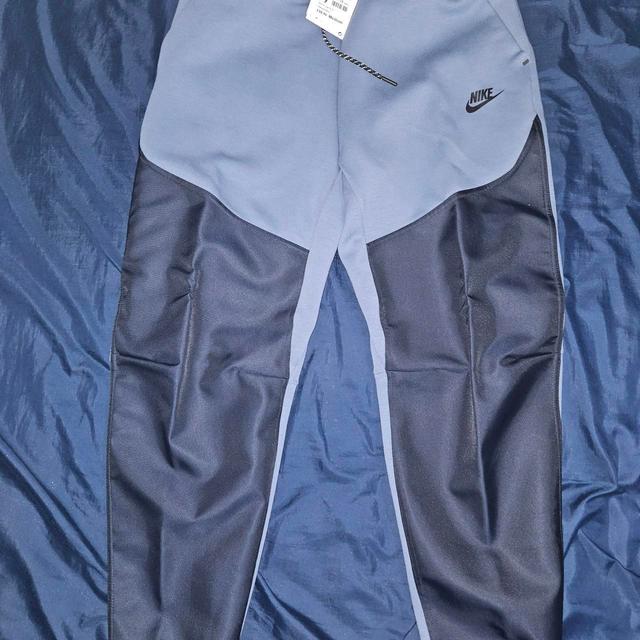 Nike Men's Trousers - Black/Blue - L on Productcaster.