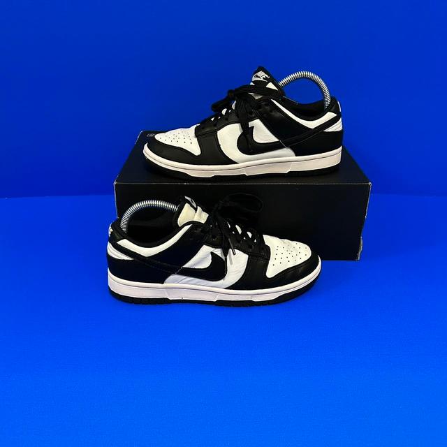 Nike Women's Trainers - Black/White - UK 5 on Productcaster.