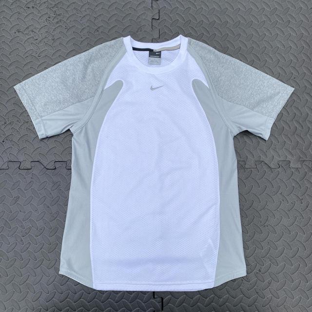 Nike Men's T-shirt - White/Grey - M on Productcaster.