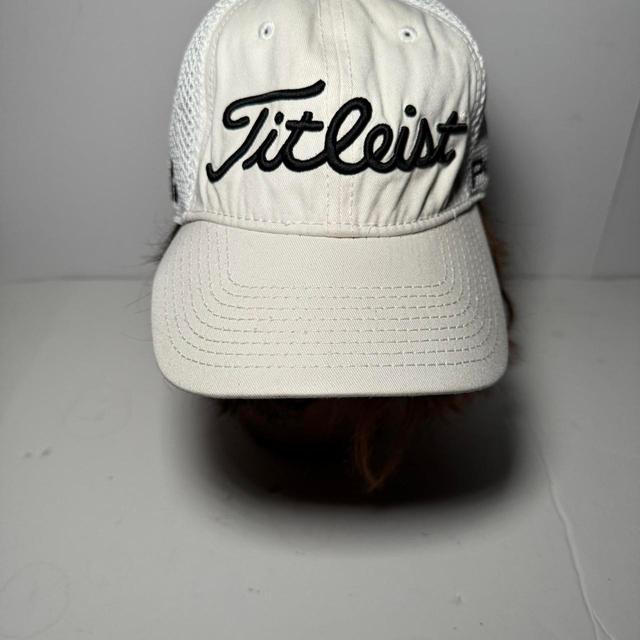 Titleist Men's Caps - White/Black on Productcaster.