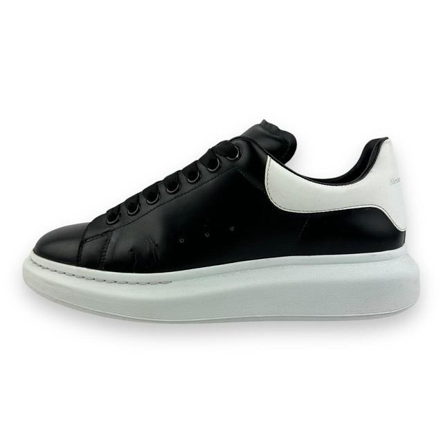 Alexander McQueen Men's Trainers - Black/White - UK 7 on Productcaster.