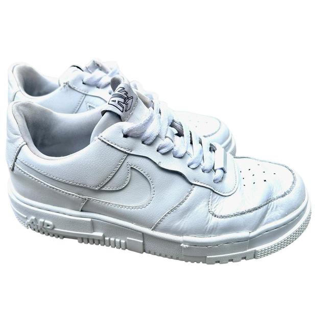 Nike Women's Trainers - White/Black - UK 6 on Productcaster.