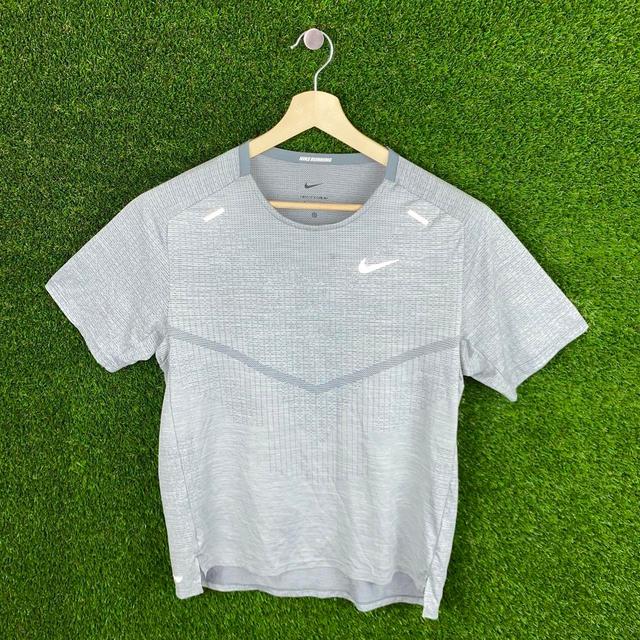 Nike Men's T-shirt - Grey/Silver - M on Productcaster.