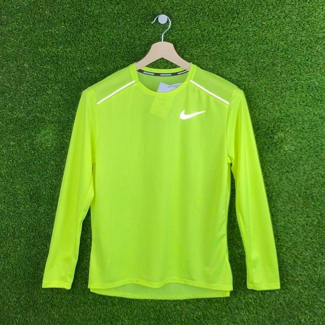 Nike Men's T-shirt - Yellow/Green - M on Productcaster.