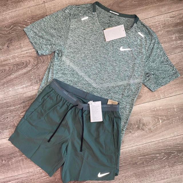 Nike Men's Shorts - Green - S on Productcaster.