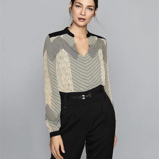 Reiss Women's Blouse - Black/Cream - 8 on Productcaster.