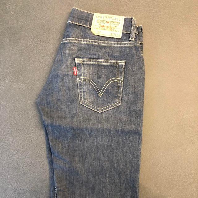 Levi's Women's Jeans - Navy - 29" on Productcaster.