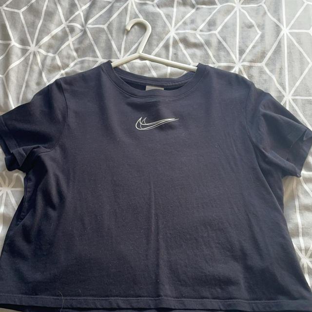 Nike Women's T-shirt - Black - 8 on Productcaster.