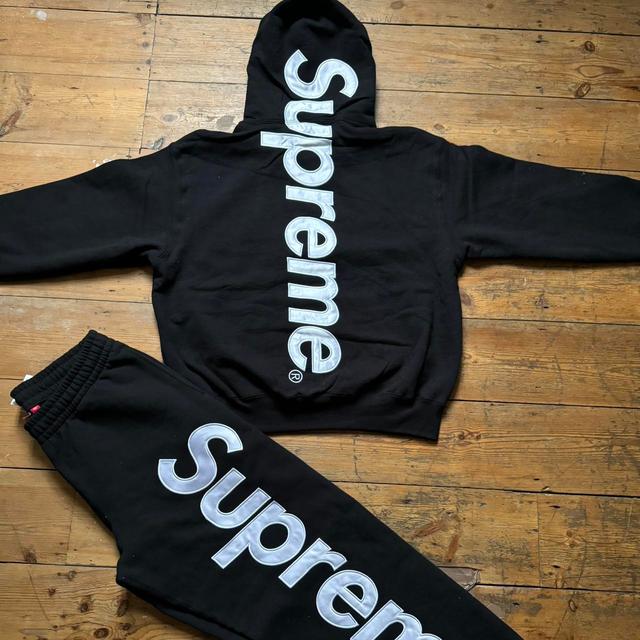 Supreme Men's Hoodie - Black - M on Productcaster.