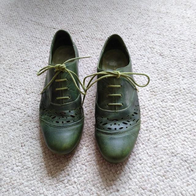 Preloved Women's Brogues - Green - UK 7 on Productcaster.