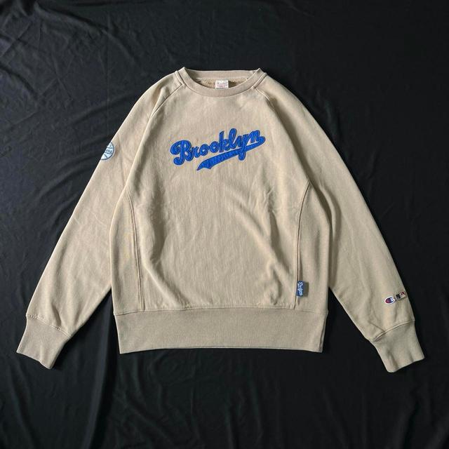 Champion Men's Sweatshirt - Cream - L on Productcaster.