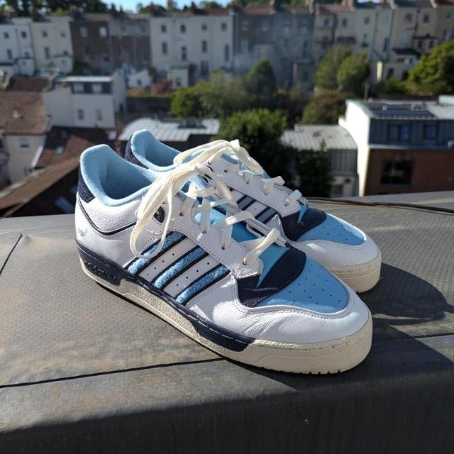 Adidas Men's Trainers - White/Blue - UK 9.5 on Productcaster.