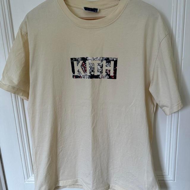 Kith Men's T-shirt - Cream/Yellow - M on Productcaster.