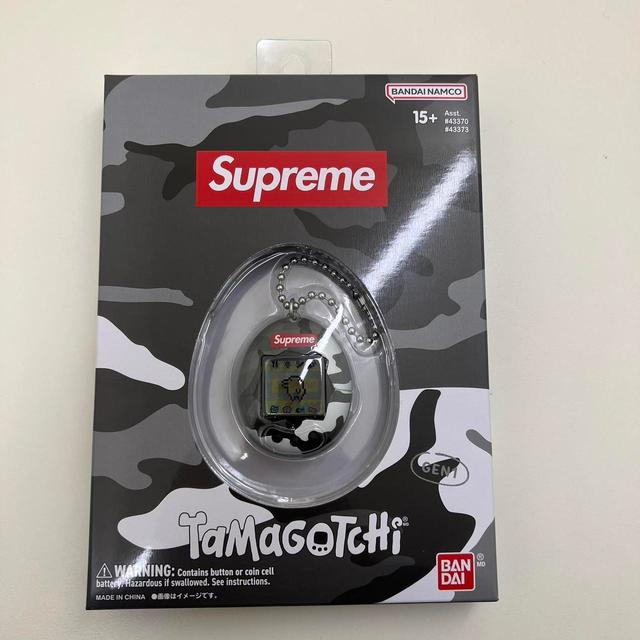 Supreme Action figure - Black/White on Productcaster.