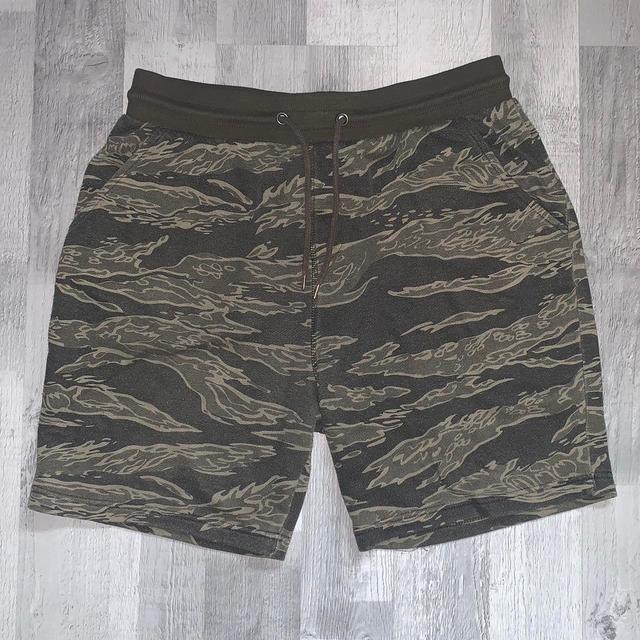 Men's Shorts - Khaki/Green - M on Productcaster.