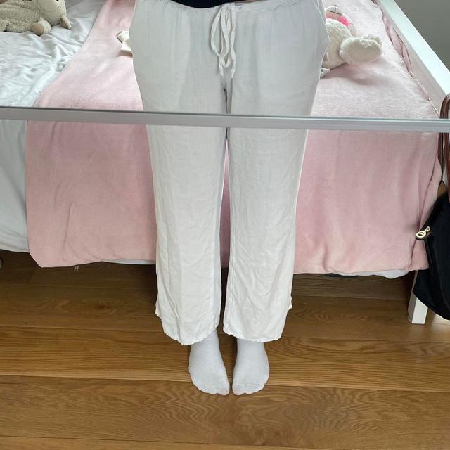 H&M Women's Trousers - White - UK 10 on Productcaster.