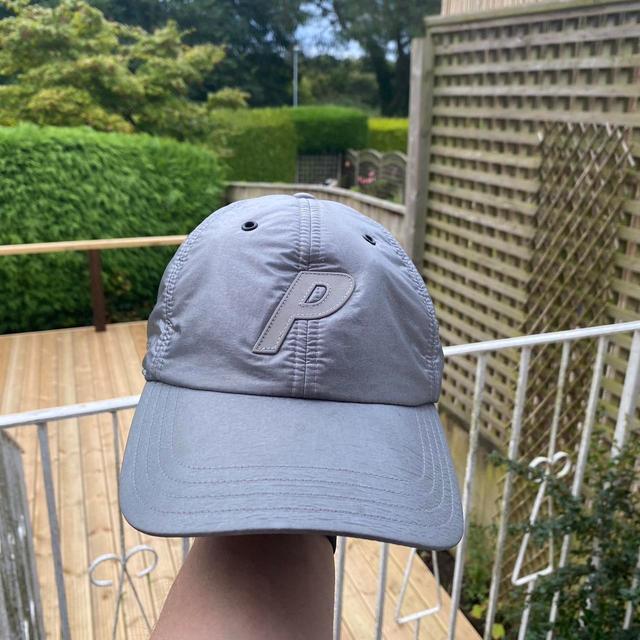 Palace Men's Caps - Grey on Productcaster.