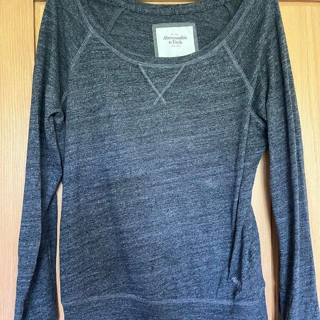 Abercrombie & Fitch Women's T-shirt - Grey - S on Productcaster.