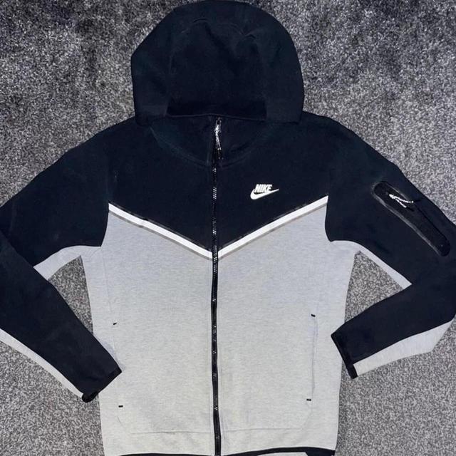 Nike Men's Hoodie - Black - XS on Productcaster.