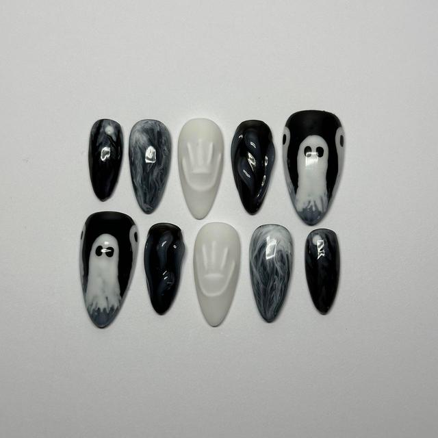 Handmade False nails - Black/White on Productcaster.