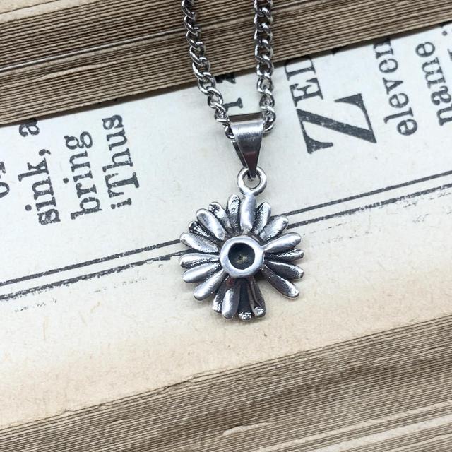 Women's Necklace - Silver on Productcaster.