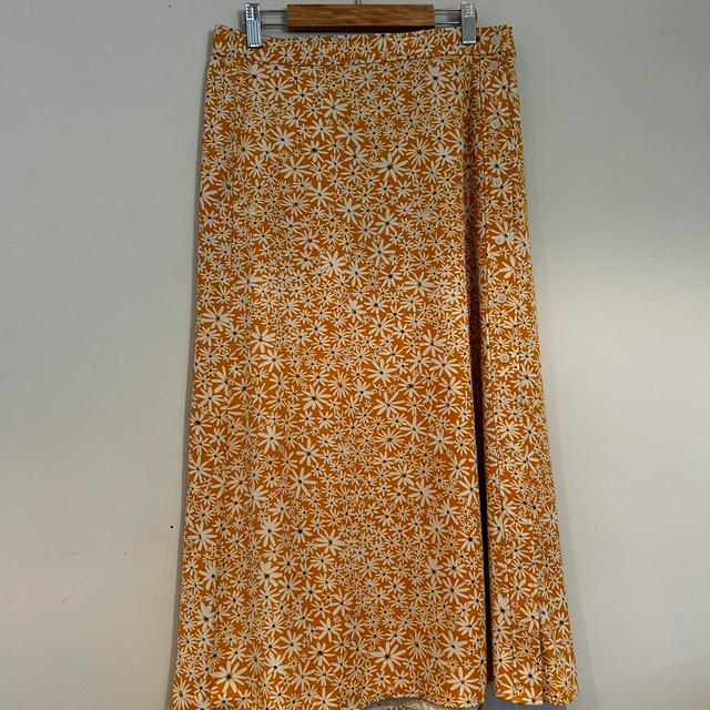 UNIQLO Women's Skirt - Yellow/White - M on Productcaster.